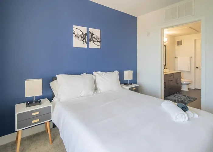 Apartment Beautiful 1bd - Pool, Gym, Parking, W-d - Sleeps 4