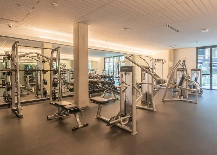 Beautiful 1bd - Pool, Gym, Parking, W-d - Sleeps 4 Apartment *