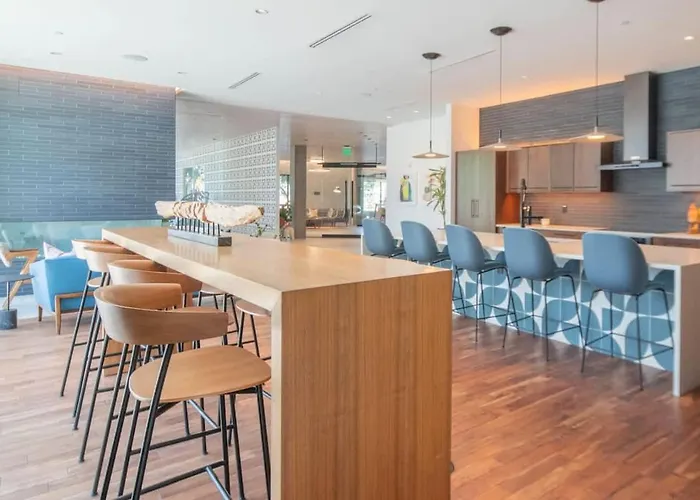 Beautiful 1bd - Pool, Gym, Parking, W-d - Sleeps 4 Apartment