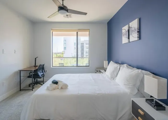 Beautiful 1bd - Pool, Gym, Parking, W-d - Sleeps 4 *