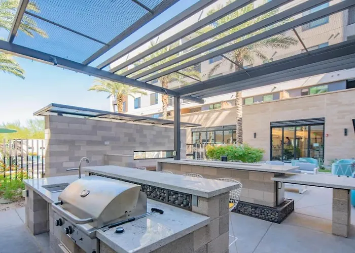 Beautiful 1bd - Pool, Gym, Parking, W-d - Sleeps 4 Apartment *