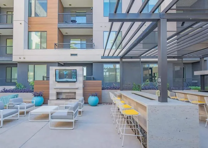 Apartment Beautiful 1bd - Pool, Gym, Parking, W-d - Sleeps 4 Tempe