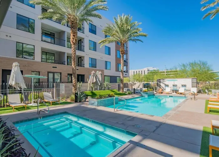 Beautiful 1bd - Pool, Gym, Parking, W-d - Sleeps 4 *
