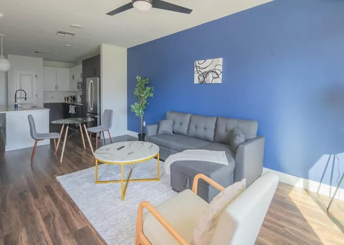 Beautiful 1bd - Pool, Gym, Parking, W-d - Sleeps 4 Tempe
